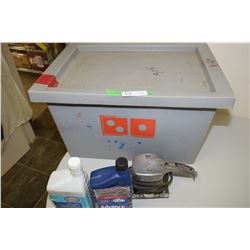 Shell and Esso Full Oil Quarts (Sander Just Hums) and Plastic Tote