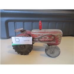 Massey Harris Modal 44 Lincoln Toy Tractor