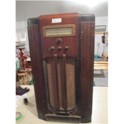 Wooden Cabinet Radio - Stewart - Warner 21 by 37"