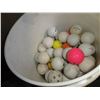 Image 1 : Bucket of golf balls