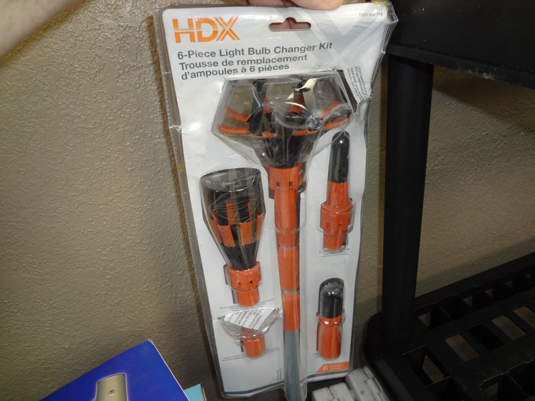 HDX Light Bulb Changer Kit