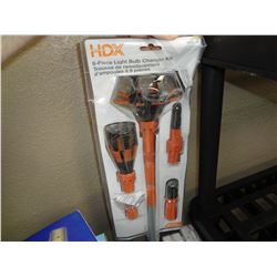 HDX Light Bulb Changer Kit