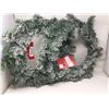 Image 1 : 26 in Set of Flocked Wreaths