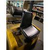 Image 8 : 10,000 Lb Hyster #S100E Forklift