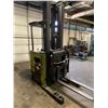 Image 2 : 4,500 Lb Capacity Stand Up Forklift