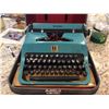 Image 1 : Vintage Underwood Golden Touch typewriter