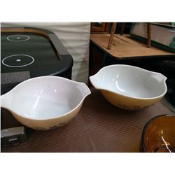 2 Glass Pyrex Bowls (Vintage)
