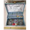 Image 1 : retro jewellery box with jewellery inside