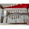 Image 2 : SILVERWARE IN BOX