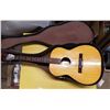 Image 2 : Vintage Guitar & Case