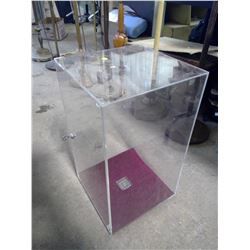 Jewelry Display Case w/Key