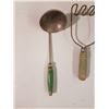 Image 2 : Lot of Vintage Kitchen Utensils
