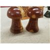 Image 3 : 5 Wood Salt & Pepper Shakers