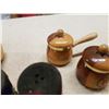 Image 5 : 5 Wood Salt & Pepper Shakers