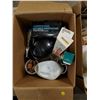 Image 3 : TWO BOXES OF KITCHEN WARE