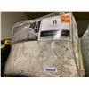 Image 1 : WAMSUTTA COMFORTER