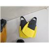 Image 8 : Qty 8 Dive Fins: Floating Brand & CM