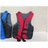 Image 8 : Qty 5 Life Vests: Body Glove, Stearns Hydroprene, Full Throttle, etc