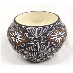 Native American Acoma Eye Dazzler Pottery Bowl