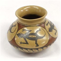 Mata Ortiz Lizard Jar by Victor Ortiz