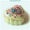 Image 1 : REAL CRYSTALS & FLOWERS 24K GOLD HEART SHAPED BOX