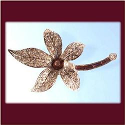 WHITE FLOWER PIN BROOCH GOLD & SWAROVSKI CRYSTALS