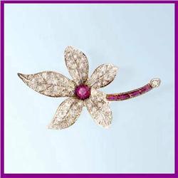 WHITE FLOWER PIN BROOCH GOLD & SWAROVSKI CRYSTALS