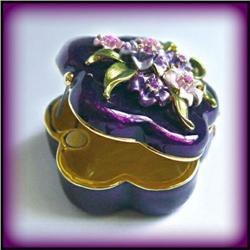 24K GOLD SWAROVSKI CRYSTAL JEWELRY BOX   D-239