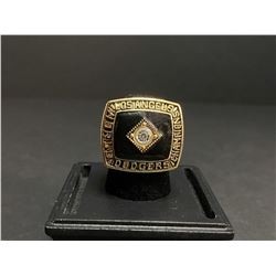 LOS ANGELES DODGERS 1981 MLB NATIONAL LEAGUE CHAMPIONSHIP REPLICA RING "CRANDALL"
