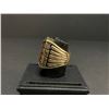 Image 3 : YOGI BERRA 1972 MLB HALL OF FAME CHAMPIONSHIP REPLICA RING "BERRA"