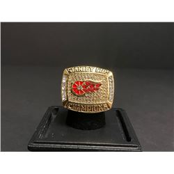 DETROIT RED WINGS 1998 NHL STANLEY CUP CHAMPIONSHIP REPLICA RING "YZERMAN"