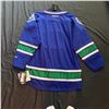Image 2 : VANCOUVER CANUCKS YOUTH JERSEY BRAND NEW WITH TAGS