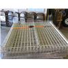 Image 2 : White pallet rack decking