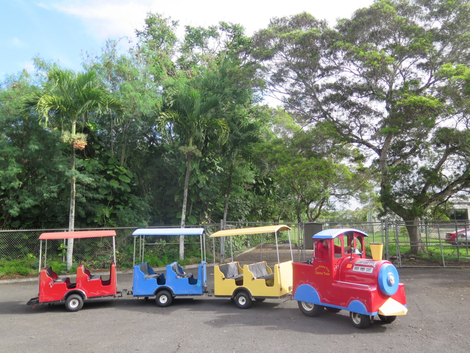 Royal Rides Trackless Train w/ 3 Carts, Gas-Powered - Oahu Auctions