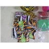 Image 3 : Mixed Box: Inflatable Crayon, Inflatable Guitar, Paddle Game