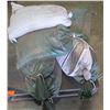 Image 2 : Pallet full of "gravel" sand bags.