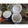 Image 3 : 3 Water Coolers - 5 gallon