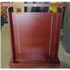 Image 1 : Wooden display case for apparel