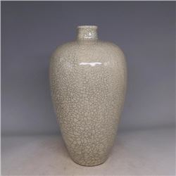 A WHITE CRACKLE MEIPING VASE MING DYNASTY.