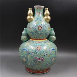 A FAMILLE VERTE DOUBLE GOURD VASE QIANLONG MARK 17TH/C.