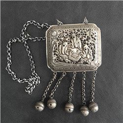 A SILVER PENDANT QING DYNASTY.