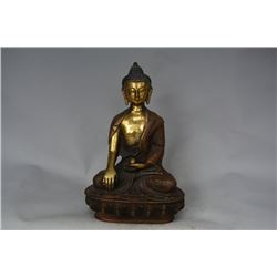 A GILT BRONZE SHAKYAMUNI BUDDHA FIGURE MING DYNASTY.