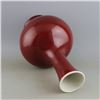 Image 3 : A OX-BLOOD BOTTLE VASE QING DYNASTY.