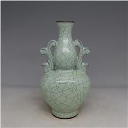 A WHITE CRACKLE DOUBLE GOURD VASE MING DYNASTY.