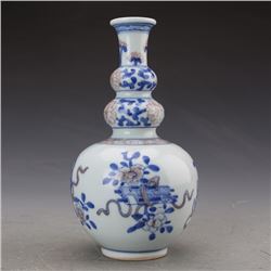 A BLUE & WHITE TRIPLE GOURD VASE KANGXI 17TH/C.