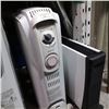Image 3 : ELECTRIC HEATER AND 2 OIL HEATERS