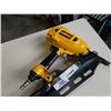 Image 2 : DEWALT AIR NAILER