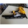 Image 3 : DEWALT AIR NAILER