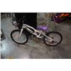 Image 1 : WHITE BMX BIKE