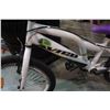 Image 3 : WHITE BMX BIKE
